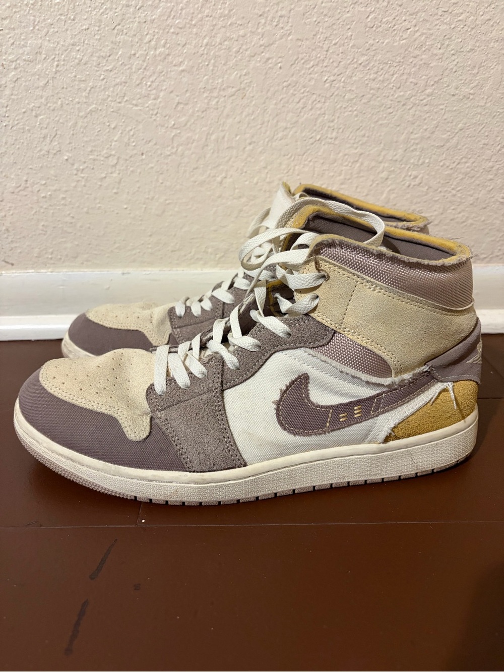 Nike Men’s Brown Cream High Top Sneakers Size 11.5